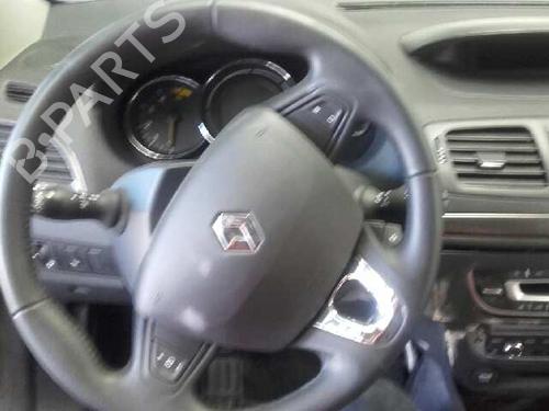 Used Steering wheel RENAULT MEGANE III Hatchback (BZ0/1_, B3_) 1.5 dCi (106 hp) 12636905