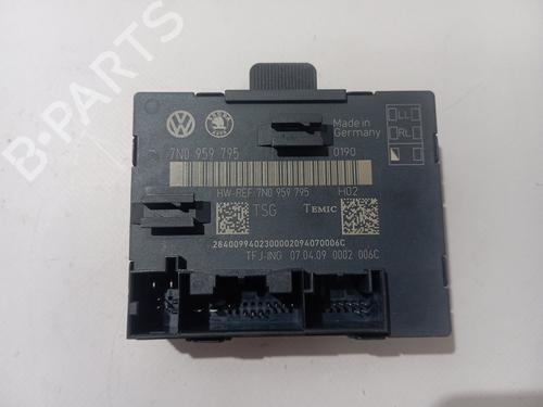 Used Electronic module SKODA SUPERB II (3T4) 2.0 TDI 16V (140 hp) 28424092