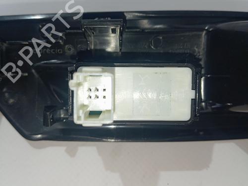 Left rear window switch PEUGEOT 308 III (FB_, FH_, FP_, F3_, FM_) BlueHDi 130 (FBYHZL, FBYHZT) | BP32195055I29