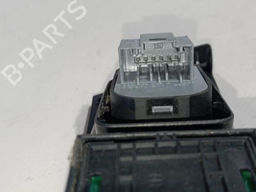Left front window switch SKODA KAROQ (NU7, ND7) 2.0 TDI | BP36072288I27 - Image 4