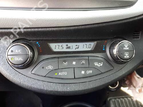 Used Climate control TOYOTA YARIS (_P13_) 1.5 Hybrid (NHP130_, NHP130) (101 hp) 16829019