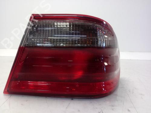 Used Right taillight MERCEDES-BENZ E-CLASS (W210) E 220 CDI (210.006) (143 hp) 13087395