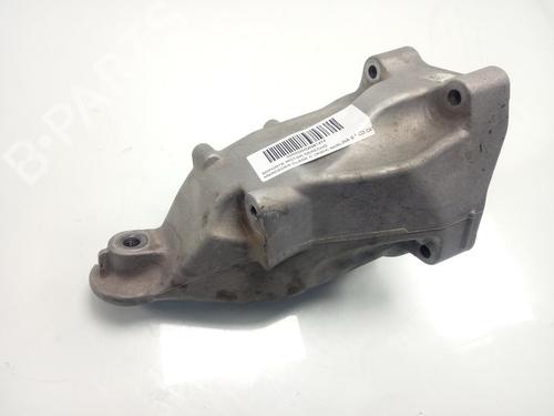 Used Engine mount MERCEDES-BENZ C-CLASS (W204) [2007-2015]  19575452