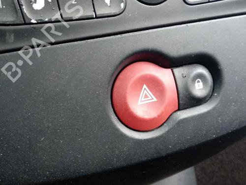 Used Warning switch RENAULT CLIO III (BR0/1, CR0/1) [2005-2014]  16907499