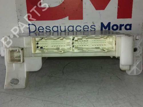 Used Fuse box TOYOTA YARIS (_P13_) 1.5 Hybrid (NHP130_, NHP130) (101 hp) 12651525