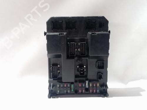 Used Fuse box Fuse box 38291224 38291224