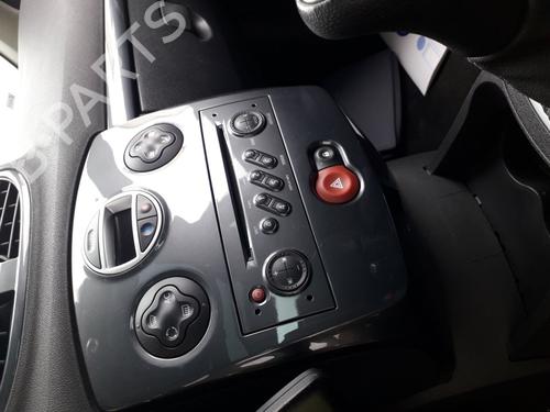Used Radio RENAULT CLIO III (BR0/1, CR0/1) [2005-2014]  13406844