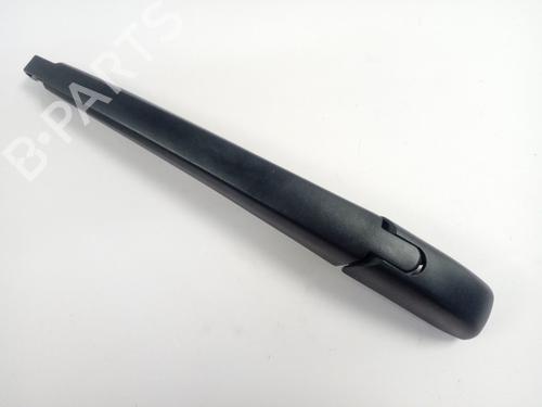 Used Rear windshield wiper arm TOYOTA YARIS CROSS (MXP_) [2020-2025]  18853994