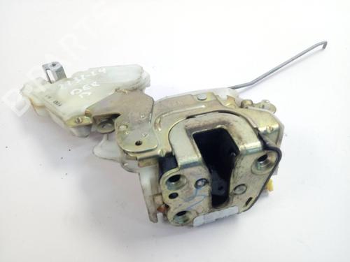 Used Front right lock NISSAN TERRANO II (R20) [1992-2007]  18484193