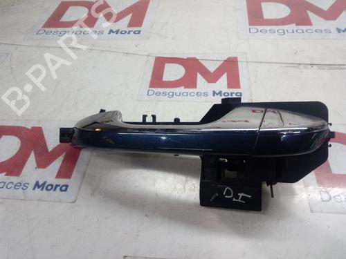 Used Front left exterior door handle KIA SPORTAGE IV (QL, QLE) [2015-2022]  12938562