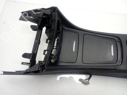 Armrest / Center console MERCEDES-BENZ GLA-CLASS (X156) GLA 200 CDI / d (156.908) | BP13625188I20 