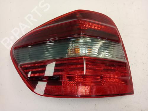 Used Left taillight MERCEDES-BENZ M-CLASS (W164) ML 320 CDI 4-matic (164.122) (224 hp) 28020188