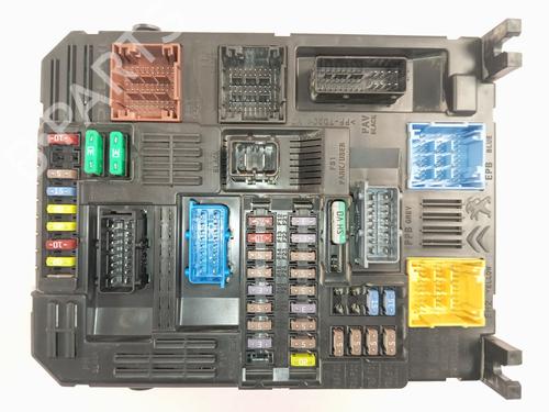 Used Fuse box Fuse box 37149649 37149649