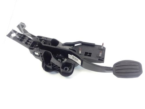 Used Clutch pedal OPEL VIVARO C Van (K0) [2019-2025]  18238760