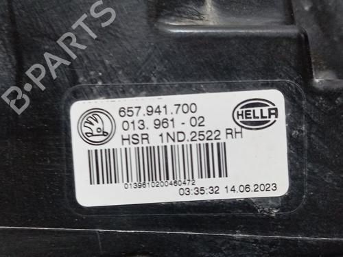 Right front fog light SKODA SCALA (NW1) 1.0 TSI | BP37408090C31 - Image 4