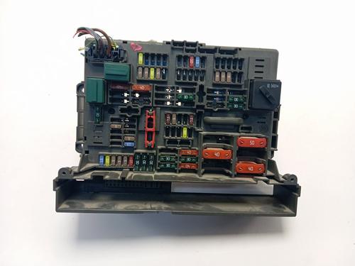 Used Fuse box BMW 3 Touring (E91) 318 d (143 hp) 15651146