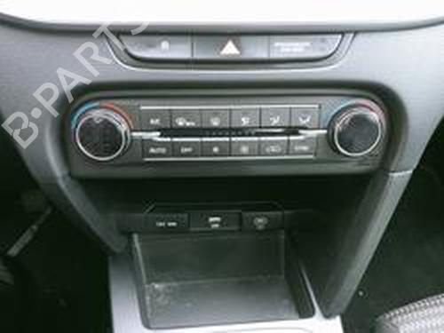 Front right exterior door handle MERCEDES-BENZ GLA-CLASS (X156) GLA 200 CDI / d (156.908) | BP24169825C129 