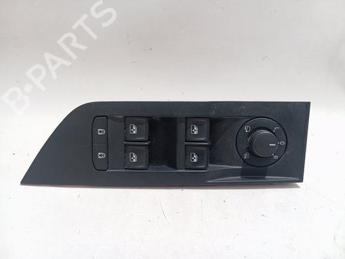 Mando elevalunas delantera derecho SKODA SUPERB III (3V3) 2.0 TDI (150 hp) 30699934