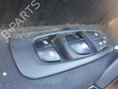 Used Left front window switch RENAULT KADJAR (HA_, HL_) 1.5 dCi 110 (HLA3) (110 hp) 16882183