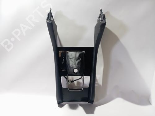 Middle console MAZDA 3 Hatchback (BP) SKYACTIV-X M Hybrid AWD | BP40006052I22 - Image 2