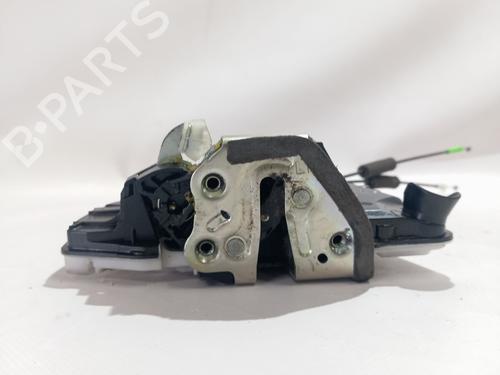 front-left-lock-toyota-hilux-viii-pickup-_n1_-2015-37173432 main image