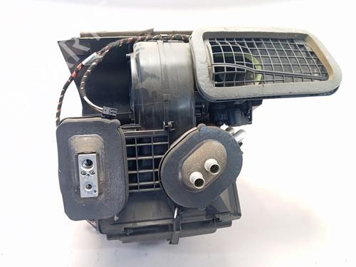 Used Air conditioning evaporator RENAULT MEGANE IV Hatchback (B9A/M/N_) 1.5 Blue dCi 95 (B9A2, B9A6) (95 hp) 30570686