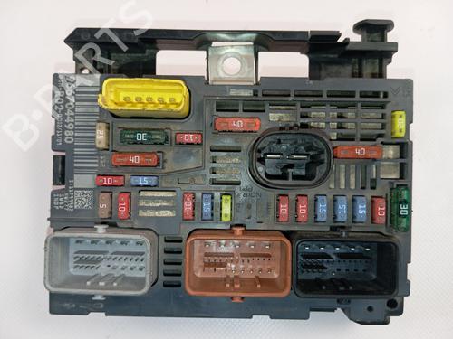Used Fuse box Fuse box 38772461 38772461