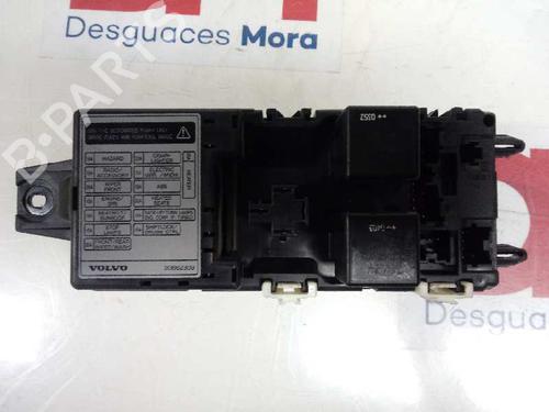 Used Fuse box VOLVO V40 Estate (645) 1.6 (109 hp) 12661928