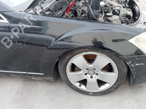 Used Right front fenders Right front fenders MERCEDES-BENZ S-CLASS (W221, V221) S 320 CDI (221.022, 221.122) (235 hp) 35726414 35726414