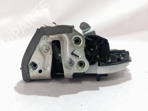 rear-right-lock-toyota-hilux-viii-pickup-_n1_-2015-37173433 main image