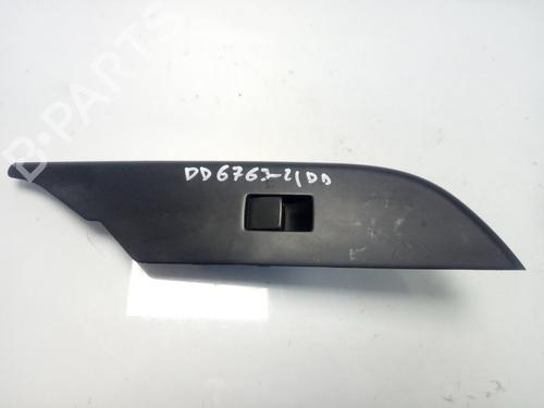 Used Right front window switch TOYOTA HILUX VIII Pickup (_N1_) 2.4 D (GUN112_, GUN122_, GUN135_, GUN120_, GUN135R,... (150 hp) 30747970