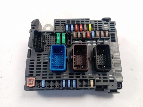fuse-box-peugeot-308-ii-lb_-lp_-lw_-lh_-l3_-2013-2014-2015-2016-2017-2018-2019-2020-2021-32090786 main image