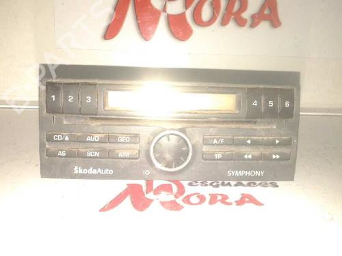 Used Radio SKODA FABIA I (6Y2) [1999-2008]  12633908