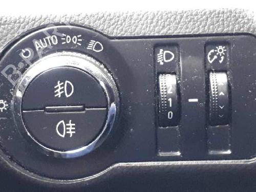 Used Headlight switch CHEVROLET CRUZE Hatchback (J305) 2.0 CDI (163 hp) 12838586