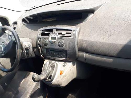 Left headlight RENAULT SCÉNIC II (JM0/1_) | BP12668933C28