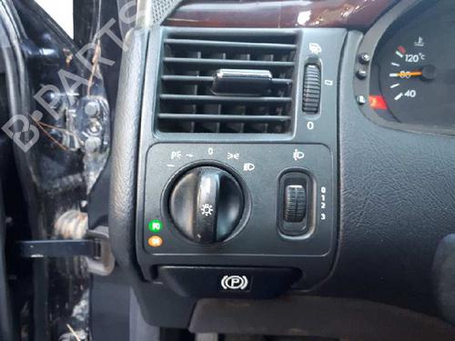 Used Headlight switch MERCEDES-BENZ E-CLASS (W210) E 300 Turbo-D (210.025) (177 hp) 12650209