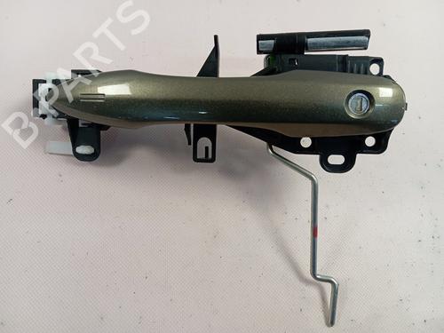 Used Front left exterior door handle TOYOTA YARIS CROSS (MXP_) [2020-2025]  30685075