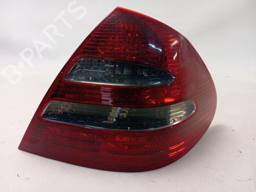 Used Right taillight MERCEDES-BENZ E-CLASS (W211) E 270 CDI (211.016) (177 hp) 31653303