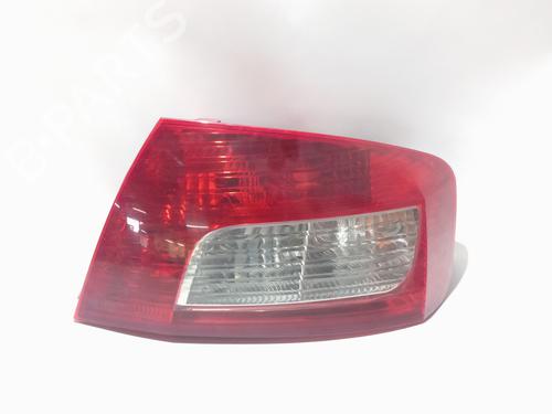 Used Left taillight Left taillight PEUGEOT 407 (6D_) 1.6 HDi 110 (6D9HZC, 6D9HYC) (109 hp) 39981106 39981106