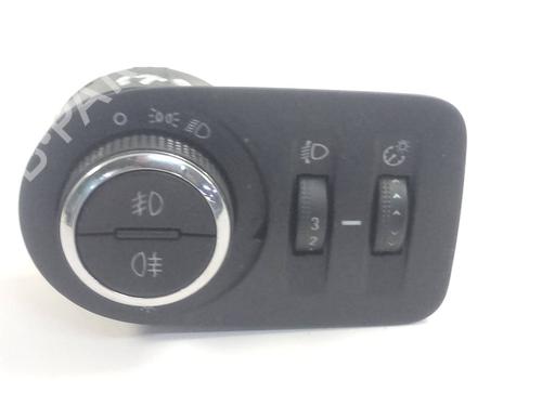 Used Headlight switch OPEL CORSA E (X15) [2014-2025]  18491604