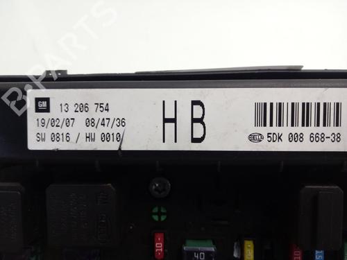 Caja reles / fusibles OPEL ZAFIRA / ZAFIRA FAMILY B (A05)  | BP13453658E1 