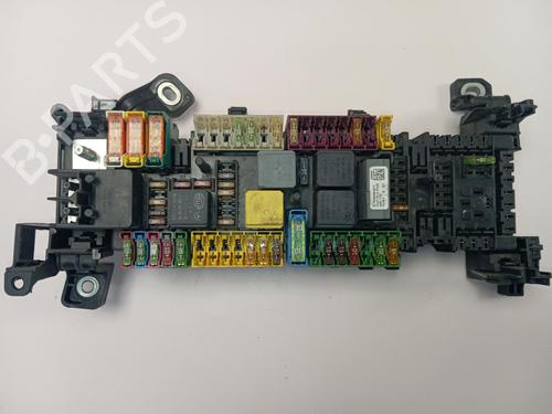 Used Fuse box Fuse box 22787104 22787104