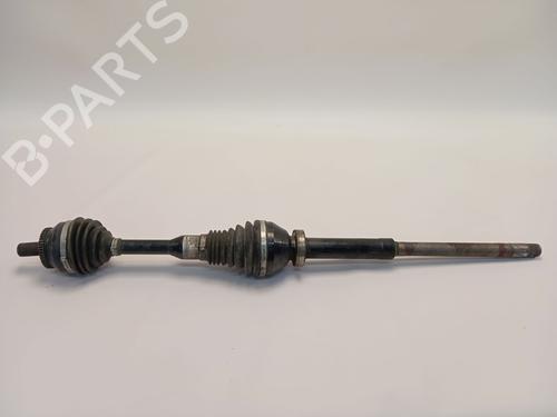 Używane Półoś przednia prawa VOLVO XC90 I (275) D5 AWD (185 hp) 32367240