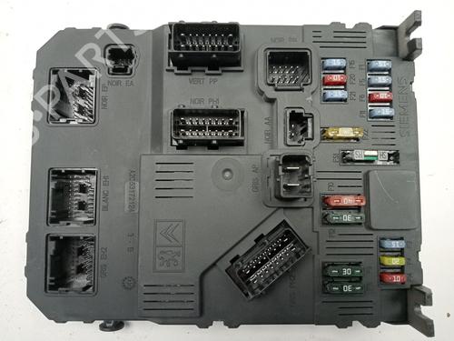Used Fuse box Fuse box 38772468 38772468