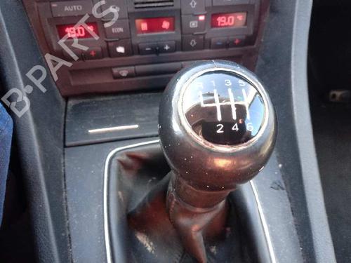 Used Shift knob AUDI A4 B7 (8EC) 2.0 TDI 16V (140 hp) 16447710