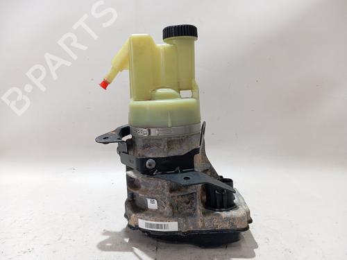 Used Steering pump RENAULT MASTER III Van (FV) 2.3 dCi 110 FWD (FV0R, FV0W, FV1A) (110 hp) 28671712