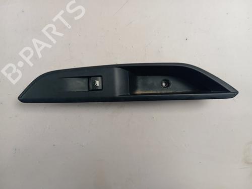 Used Right rear window switch PEUGEOT 3008 II SUV (MC_, MR_, MJ_, M4_) Hybrid (224 hp) 30747995