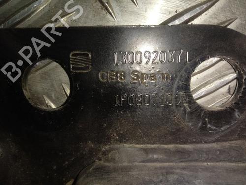 Front bumper reinforcement SEAT LEON (1P1)  | BP18087574C109 