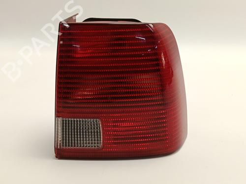 Używane Lampa tylna prawa VW PASSAT B5 (3B2) 1.9 TDI (110 hp) 32411614