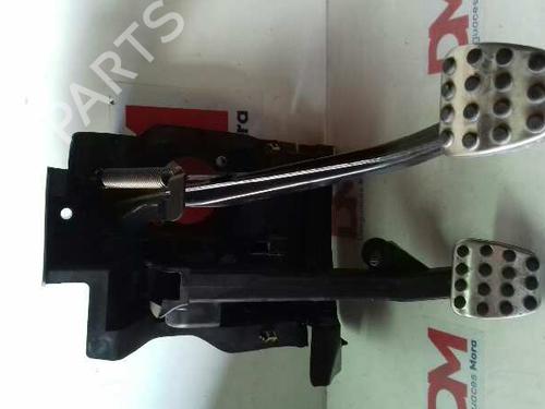 Used Break pedal MERCEDES-BENZ C-CLASS (W203) C 220 CDI (203.008) (150 hp) 12645428